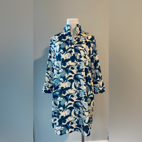Tuckernuck Bonnie Blossom Megan Dress - Blue and White Floral. Size Small - Picture 2 of 10